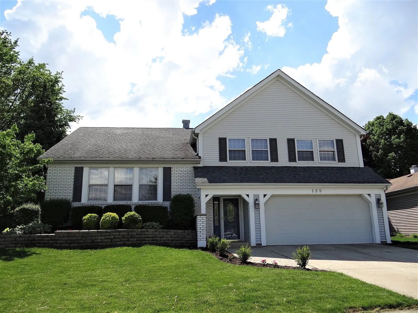 125 Westhampton Ct photo 1