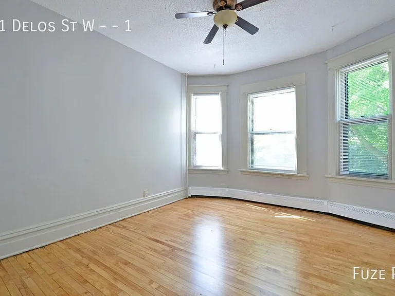 61 Delos St W #1 — Photo 8
