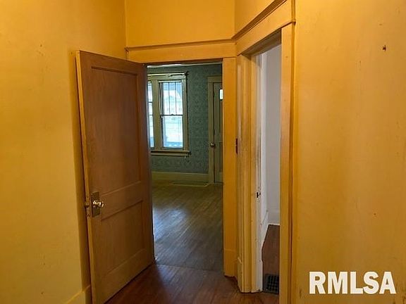 3rd image of 1456 N Broad St