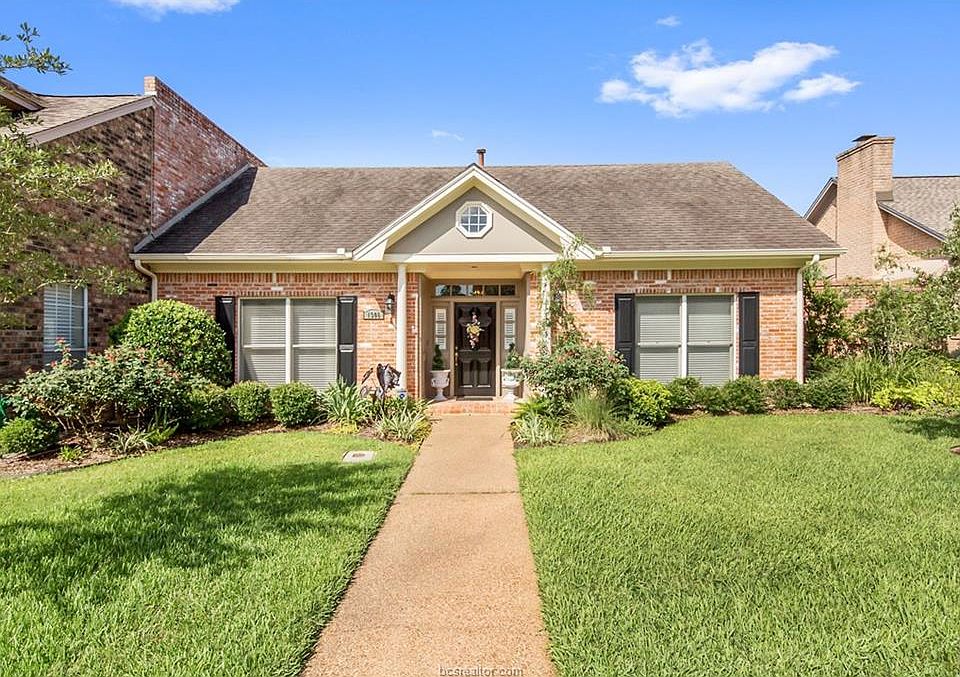 1st image of 1306 Brook Hollow Dr
