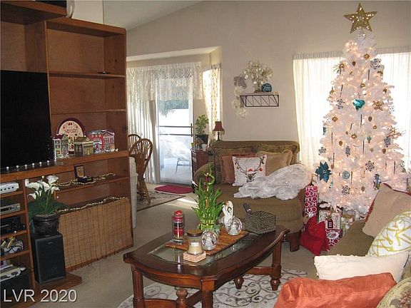 5th image of 1105 Pleasant Brook St