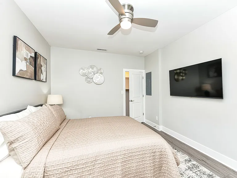 2645 N College Ave #C — Photo 11