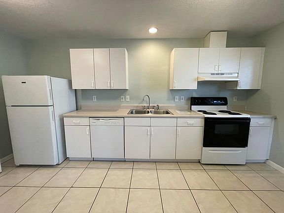 2nd image of 830 Gantt Ave