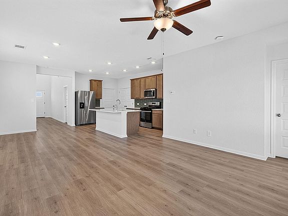 5th image of 3609 Kent Chalk Rd