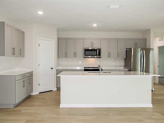 5th image of 36765 Sagemoor Dr