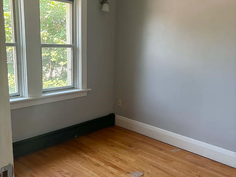 118 Lake St #3 — Photo 8