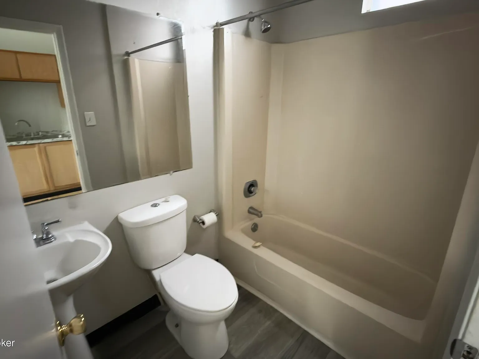 1 bed, 1.0 bath, 325 sqft, $725 — Photo 4