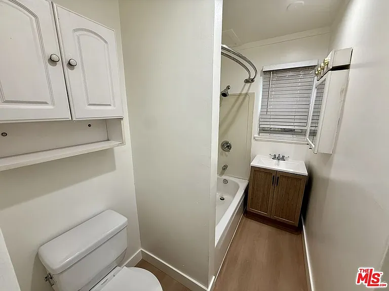 221 S Kenwood St #8 — Photo 8