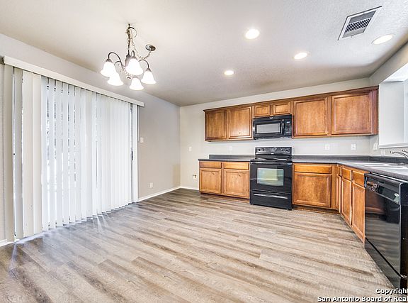 5th image of 108 Hampton Way
