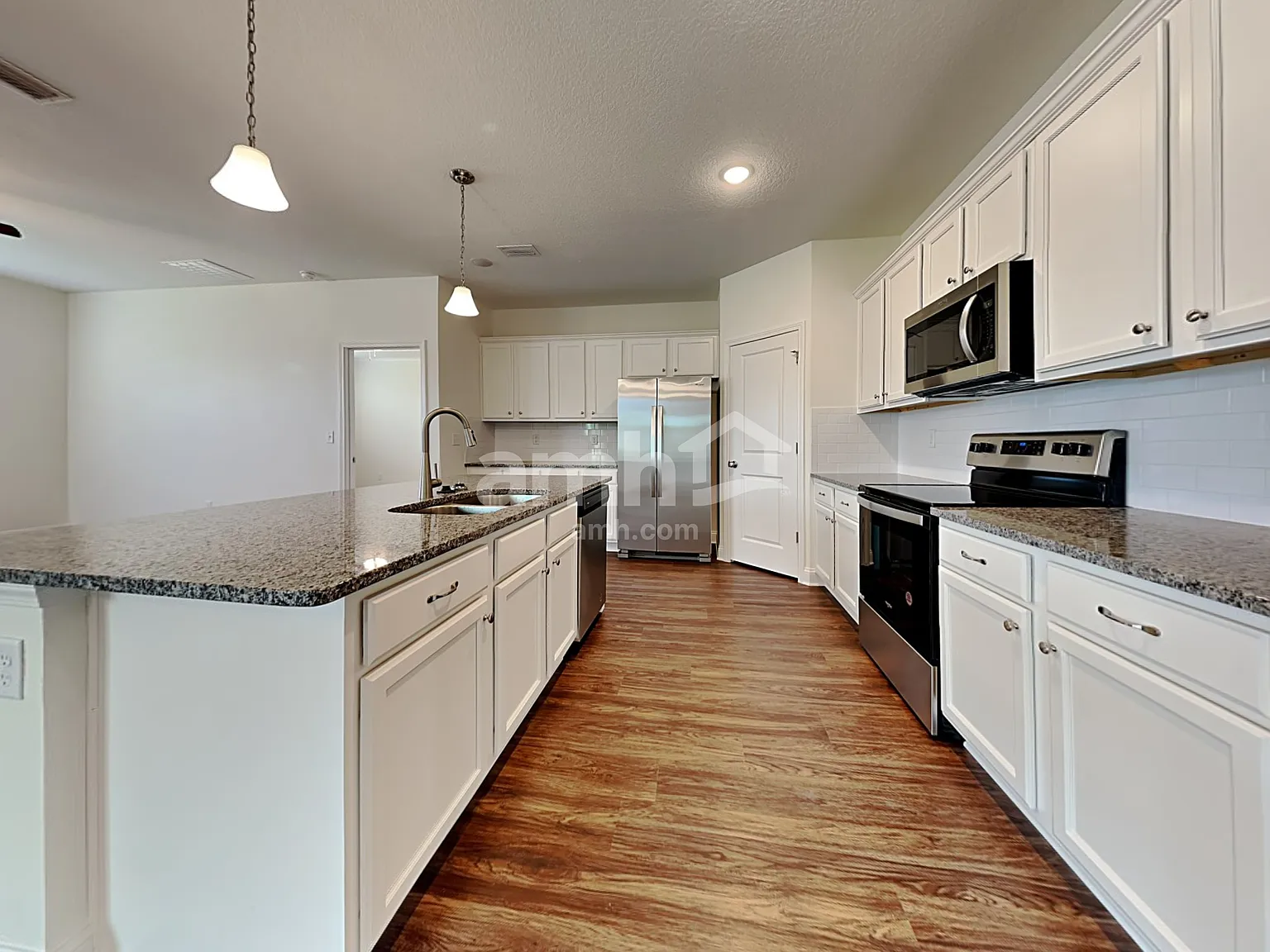 3 bed, 2.0 bath, 1700 sqft, $2,600 — Photo 3