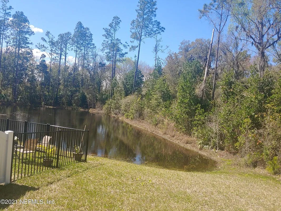 2 bed, 3.0 bath, 1346 sqft, $1,750 — Photo 3