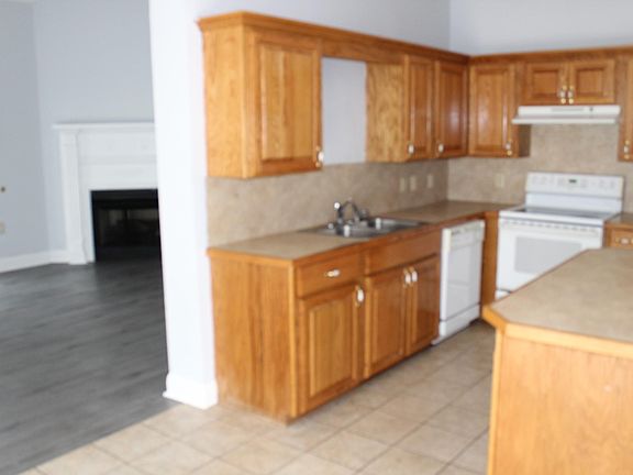 4th image of 30 Pinehill Dr #A