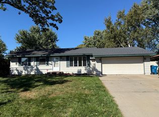 71 66th Way NE, Fridley, MN 55432