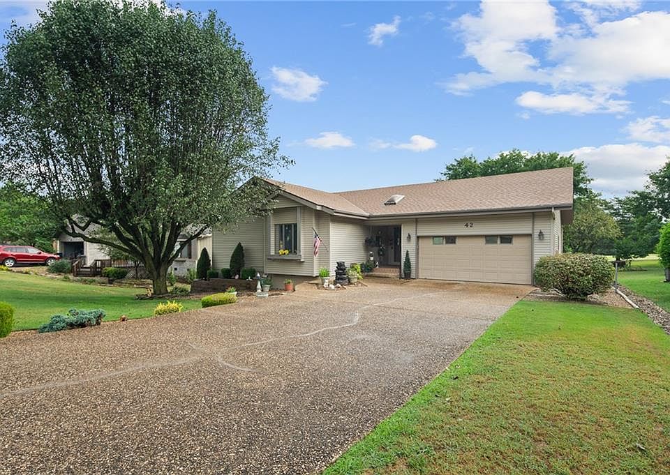 1st image of 42 Elizabeth Dr