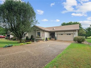 42 Elizabeth Dr, Bella Vista, AR 72715