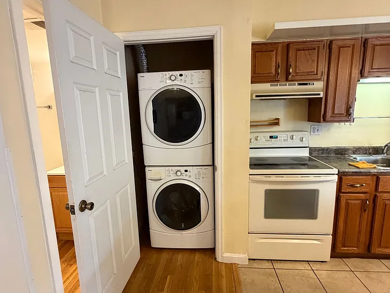 1453 Race Street — Photo 17