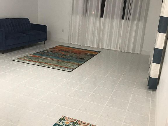 3rd image of 3860 NE 170th St APT 212