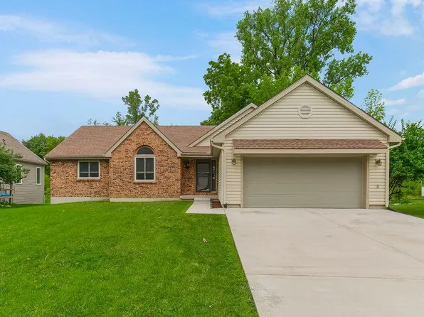 1429 Independence Ct, Leavenworth, KS 66048