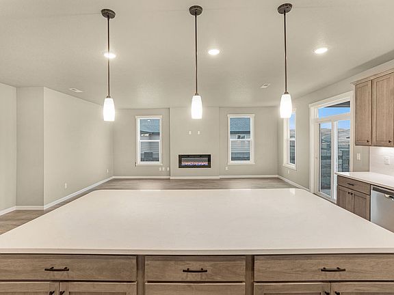 4th image of 7965 Cardinal Peak St