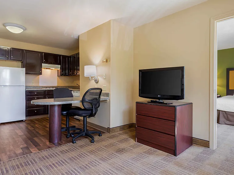 1 Bedroom Suite - 2 Full Beds