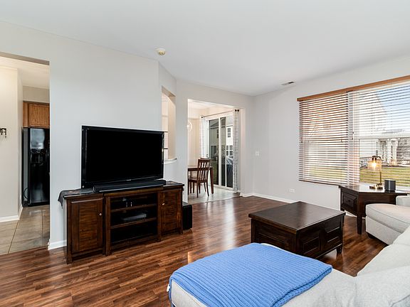 4th image of 24857 Franklin Ln