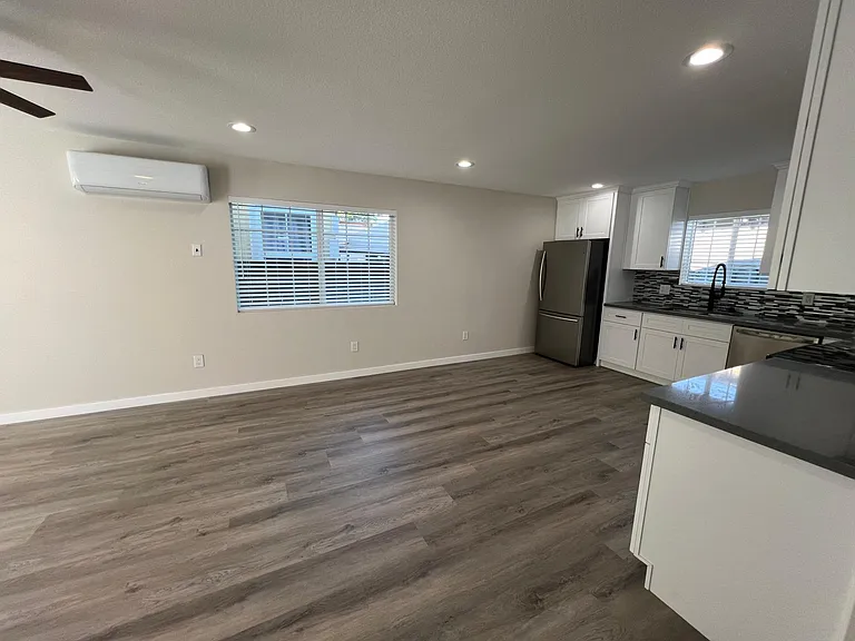 1155 Seminary Ave — Photo 9