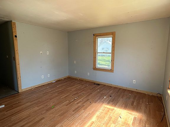 5th image of 2291 Kenneth St