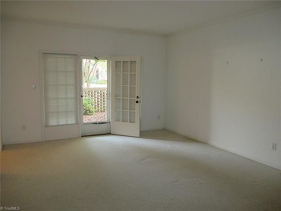 3rd image of 12 Fountain Manor Dr Unit C