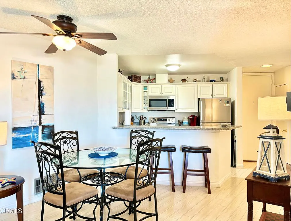 1 bed, 1.0 bath, 681 sqft, $2,600 — Photo 3