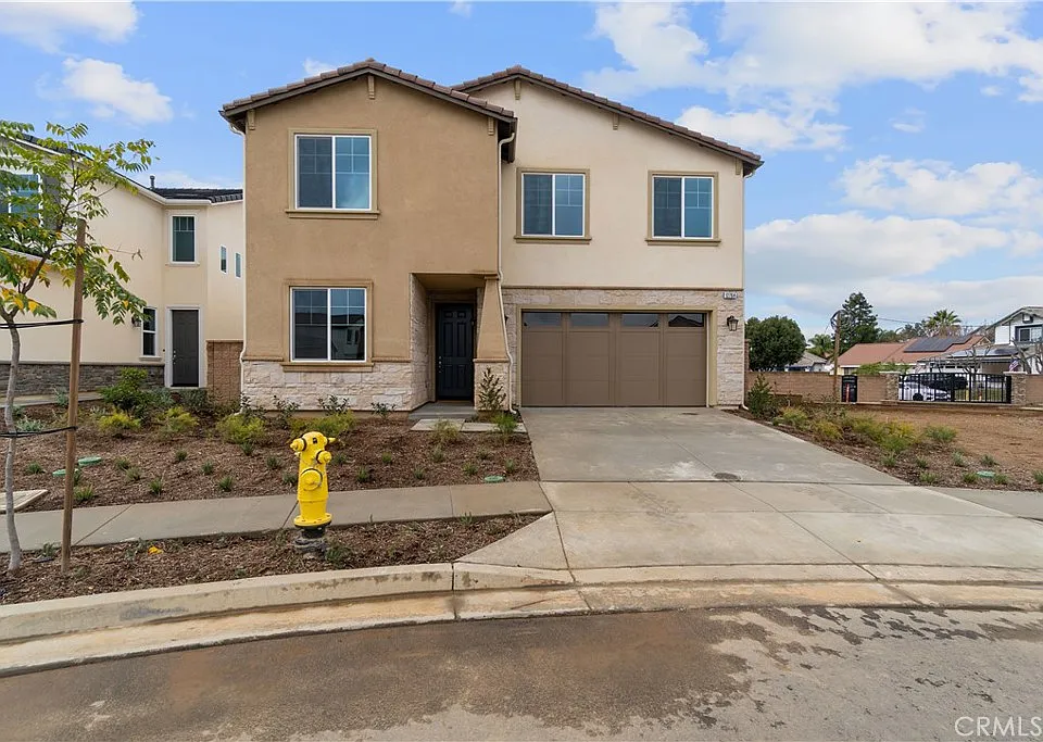 34232 Travis Ln