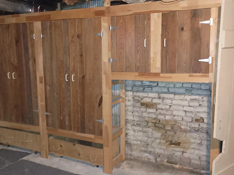 Laundry room (basement)