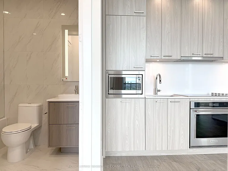 858 Dupont St #Penthouse 33 — Photo 10