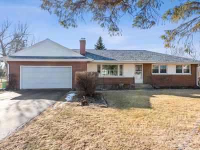 W280N1925 Prospect AVENUE, Pewaukee, WI, 53072