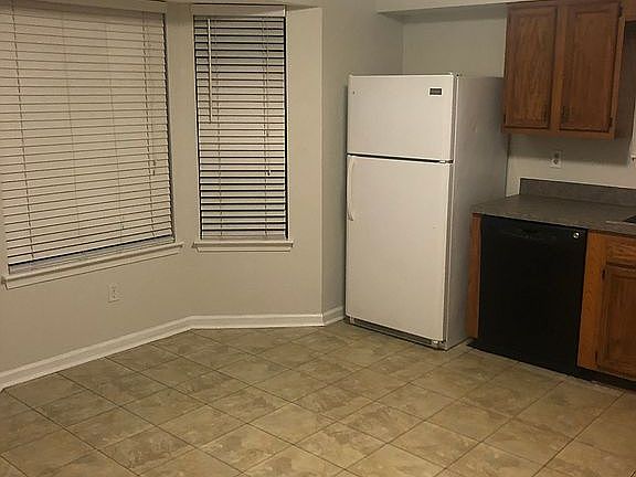 2nd image of 1688 Skiffes Creek Cir