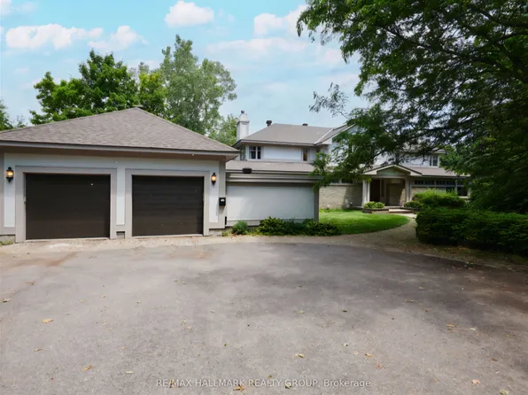 23 Davidson Dr, Ottawa, ON K1J 6L7