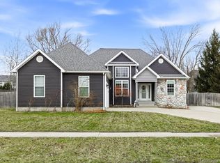 744 5th St, Marysville, MI 48040