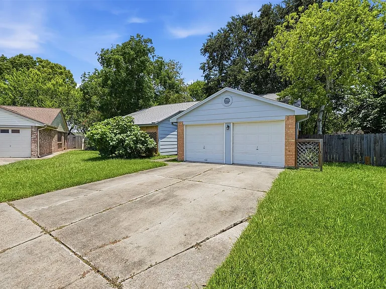 214 Glen Haven Ct — Photo 3