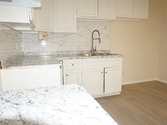 5th image of 123 E 24th St