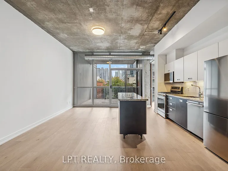 60 Bathurst St #507 — Photo 14