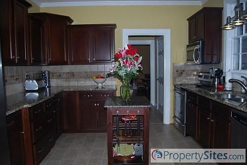 4th image of 1501 Parkland Dr