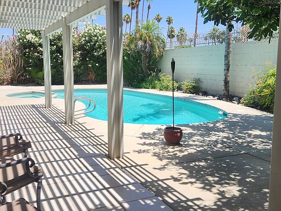 4th image of 1379 E Madrona Dr