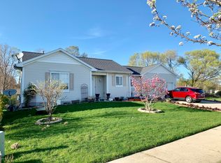 737 Silvershores Dr SE, Kentwood, MI 49548