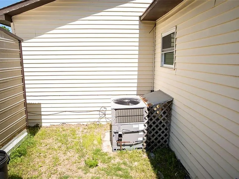 3131 Langley Rd — Photo 30