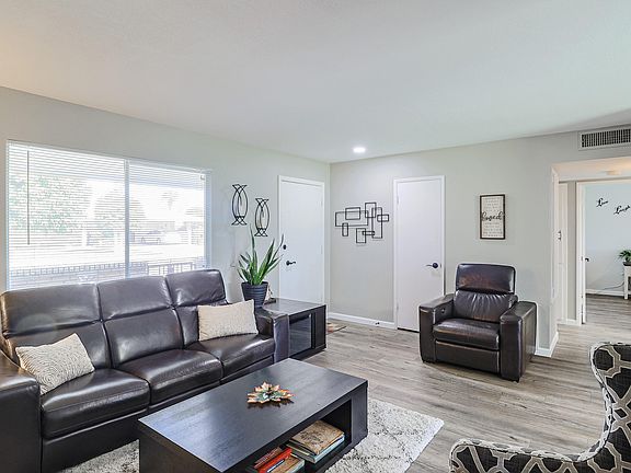 3rd image of 10707 W Cheryl Dr