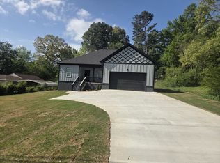 1554 Dallas Lake Rd, Hixson, TN 37343