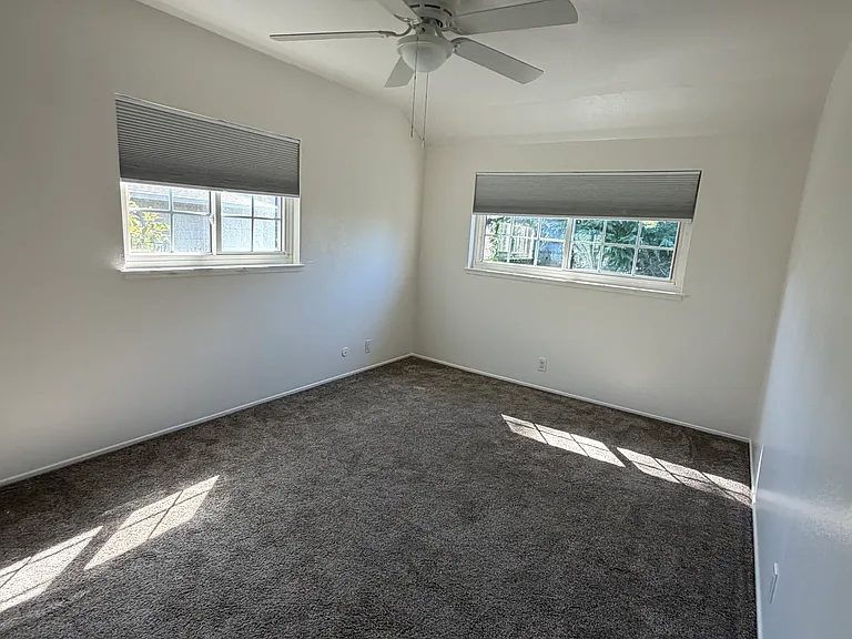1812 Harding Ct — Photo 24
