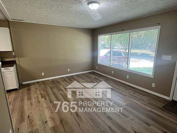3rd image of 2409 Edgelea Dr