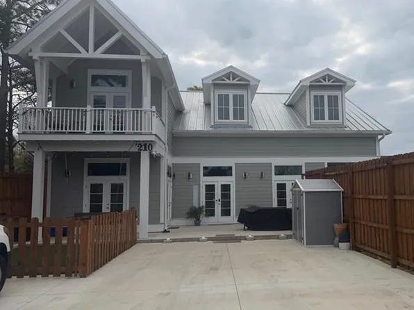 210 Twin Lakes Dr, Panama City Beach, FL 32413