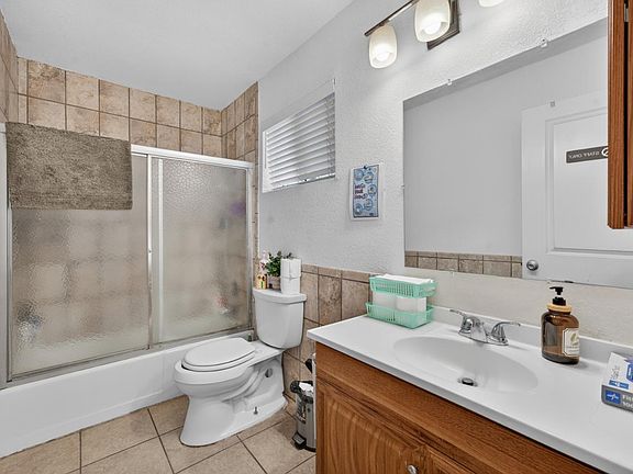 3rd image of 6204 Fennwood Ct