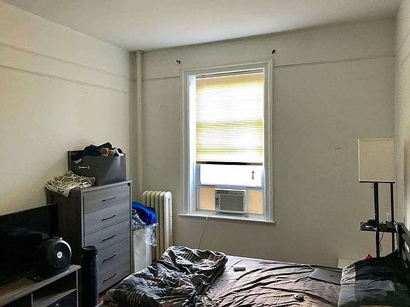 5th image of 30-52 34th St #3FF